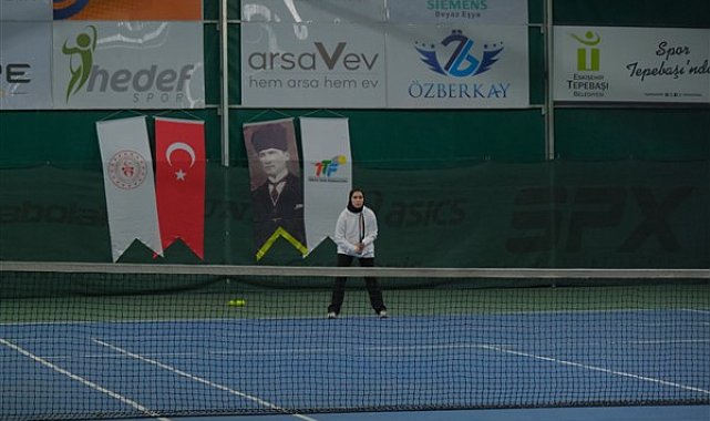 Eskişehir’de 8 Mart Kadınlar Tenis Turnuvası başladı
