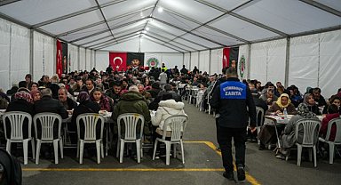 Etimesgut’ta binlerce vatandaş iftar çadırlarında buluşuyor