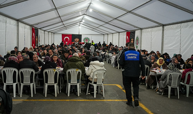 Etimesgut’ta binlerce vatandaş iftar çadırlarında buluşuyor