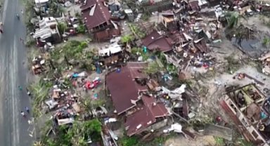 Fırtına Madagaskar'ın liman kentini harabeye çevirdi; 40'a yakın ölü