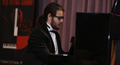 İsmail Baha Sürelsan Konservatuarı öğrencileri sahnede