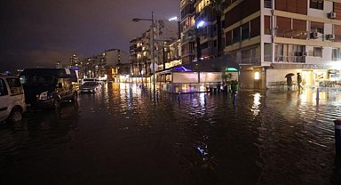 İzmir'de deniz seviyesi 85 santimetreye yükseldi