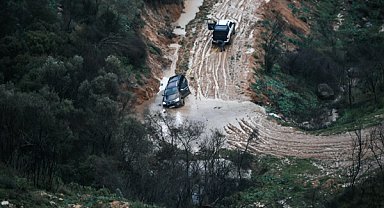 İzmir’de sağanak sonrası kurtarma operasyonu