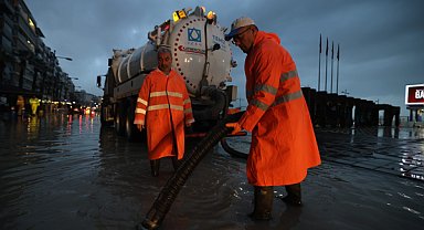 İzmir’de yağış ve deniz seviyesi hareketliliğine müdahale