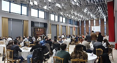 Karabük’te çiftler akşam yemeğinde bir araya geldi