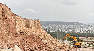 Kepez'de heyelan riskine müdahale