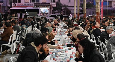 Kepez’de vatandaşlar iftar sofralarında buluştu 