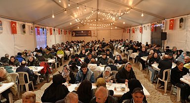 Maltepe'de vatandaşlar, iftar çadırında buluştu