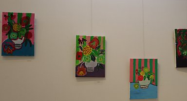 Maltepeli küçük ressamların sergisi ziyarete açıldı