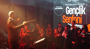 Manisa’da Gençlik Senfoni Orkestrası ilk konserini verdi