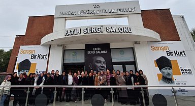 Manisa'da kadınlar, “Sarışın Bir Kurt” segisini ziyaret etti