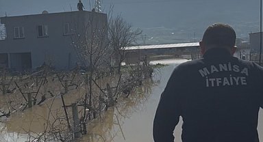 Manisa'da selden mahsur kalan 44 vatandaş tahliye edildi