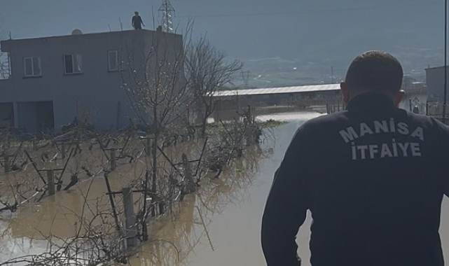 Manisa'da selden mahsur kalan 44 vatandaş tahliye edildi