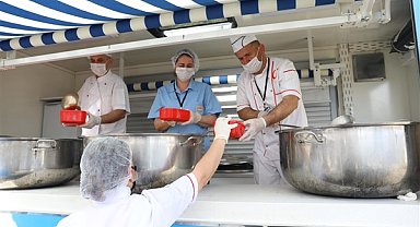 Marmaris’te Ramazan boyunca günlük sıcak yemek dağıtımı