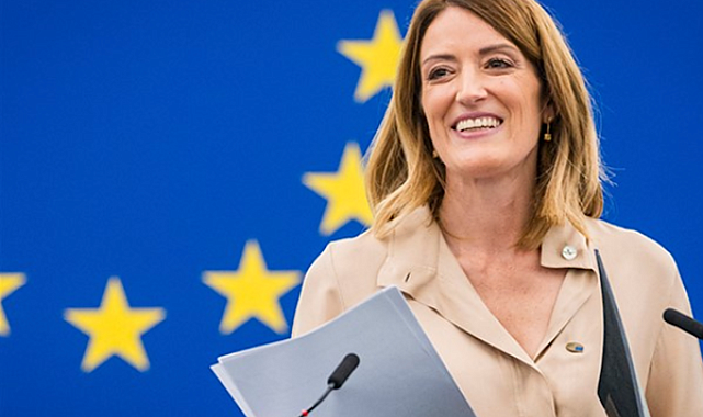  Metsola’dan Japonya Başbakanı Sanae'ye tebrik