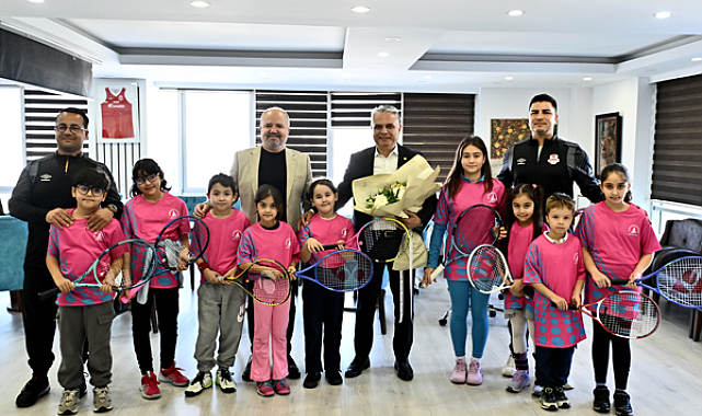 Muratpaşa Belediyesi Tenis Performans Takımından Başkan Uysal'a ziyaret