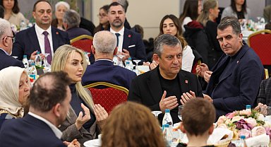 Özel, Aile Dayanışma Ağı Vakfı’nın iftar programına katıldı 