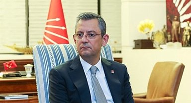  Özel, Hikmet Çetin’i hastanede ziyaret etti