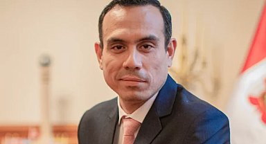  Peru Devlet Başkanı görevden azledildi