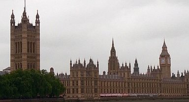 Starmer, savunma harcamalarını GSYH’nin yüzde 3’üne çıkarma sözü verdi