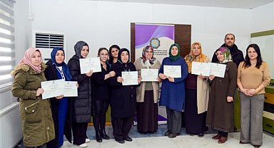 Teknik eğitim alan kadınlara katılım belgesi verildi