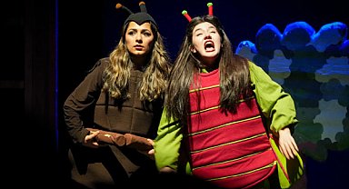 Trabzon’da “Ağustos Böceği ve Karınca” oyunu sahnelendi 