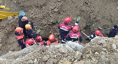 Trabzon’da göçük altında kalan operatör kurtarıldı