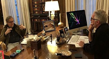 Trump'ın eski danışmanı öncek Papa''yı 'devre dışı bırakmak' için Epstein'la yakınlaşmış