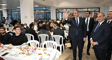 Vali Yavuz, üniversite öğrencileriyle iftarda buluştu 