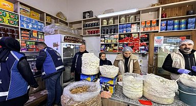 Van’da Peynirciler Çarşısı’nda gıda denetimi yapıldı