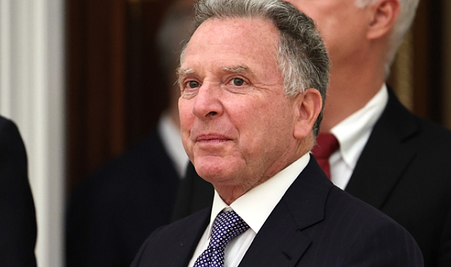 Witkoff, USS Abraham Lincoln gemisinde görev yapan denizcilerle buluştu