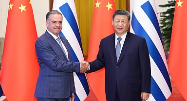 Xi, Uruguay Devlet Başkanı Orsi ile bir araya geldi
