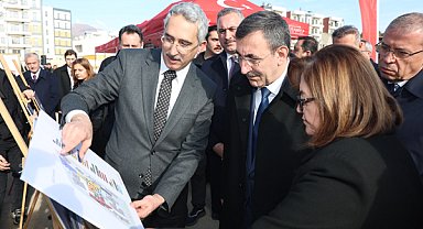 Yılmaz’dan Deprem Anma Müzesi’nin proje alanına ziyaret 