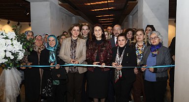 “19. Asırda Osmanlı Coğrafyasında Kadın” sergisi ziyarete açıldı