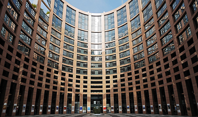 AB: Gerilimin düşürülmesi ve müzakerelere dönüş gerekli