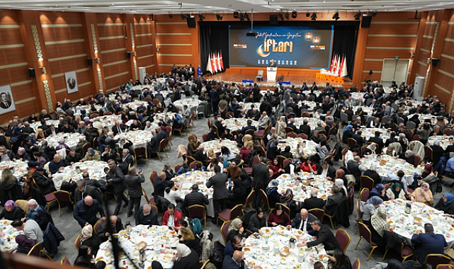 AK Parti İstanbul İl Başkanlığı’nda şehit aileleri ve gaziler iftarı