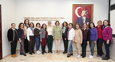 Ankara Üniversitesi Hukuk Fakültesi mezunu kadınlardan Ünlüce'ye ziyaret