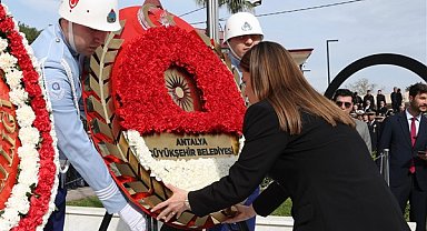 Antalya'da Çanakkale Zaferi’nin 111. yılı anma töreni düzenlendi