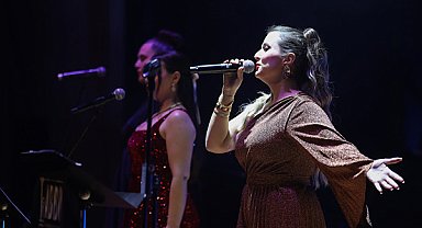 Antalya’da “Sezen Aksu Şarkıları Konseri” düzenlendi