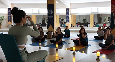 Aydın'da yoga dersleri düzenleniyor