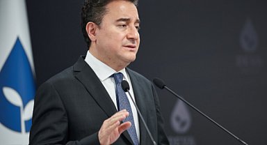 Babacan: Bankacılık sistemi sanayi kuruluşlarını yaşatmak için devreye girmeli