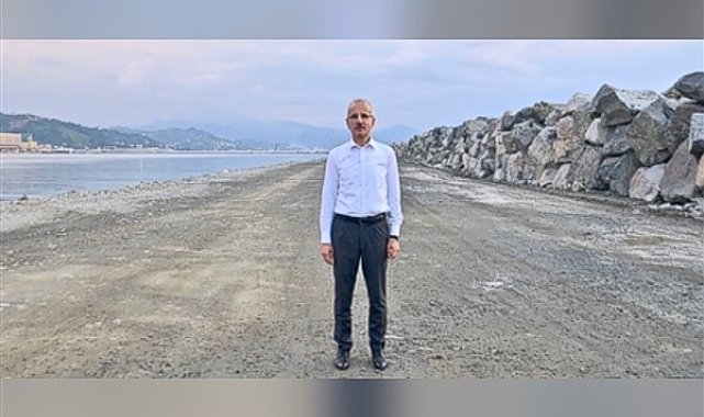 Bakan Uraloğlu, bakanlık personeliyle bayramlaştı