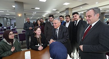Başkan Büyükkılıç, Erciyes Üniversitesi’nde gençlerle iftar sofrasında buluştu