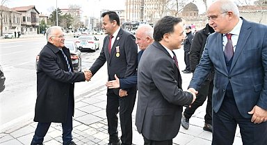 Başkan Büyükkılıç, Kayseri’de bayramlaşma programlarına katıldı