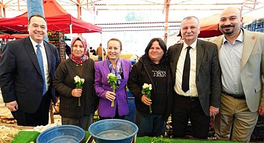 Başkan Dutlulu’dan 8 Mart’a çiçekli kutlama