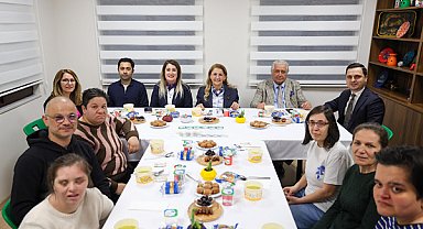 Başkan Ovalıoğlu, Engelsiz Yaşamevi sakinleriyle iftarda buluştu