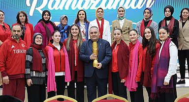 Başkan Özarslan, kadınlarla iftar sofrasında bir araya geldi
