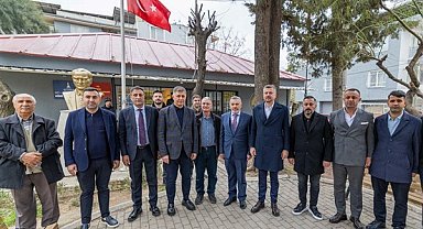 Başkan Tugay, Buca’da vatandaşlarla bayramlaştı