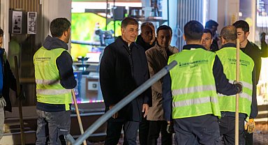 Başkan Tugay, gece yarısından sonra görev başındaki içileri ziyaret etti