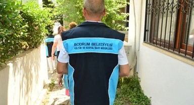 Bodrum'da dar gelirli vatandaşlara sosyal destek kartı dağıtımı devam ediyor